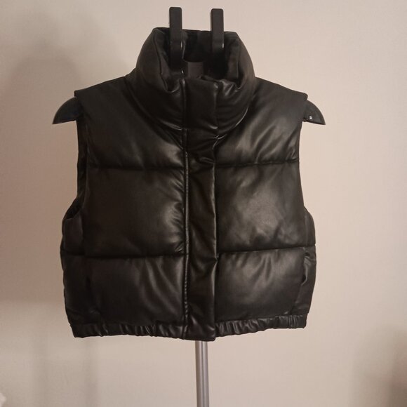 ZARA Gorpcore Black Faux Leather Crop Puffer Vest Women’s XS Streetwear EUC - Picture 15 of 15